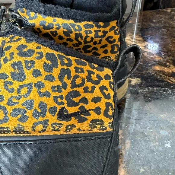 Nike ACG Boots - Picture 4 of 5